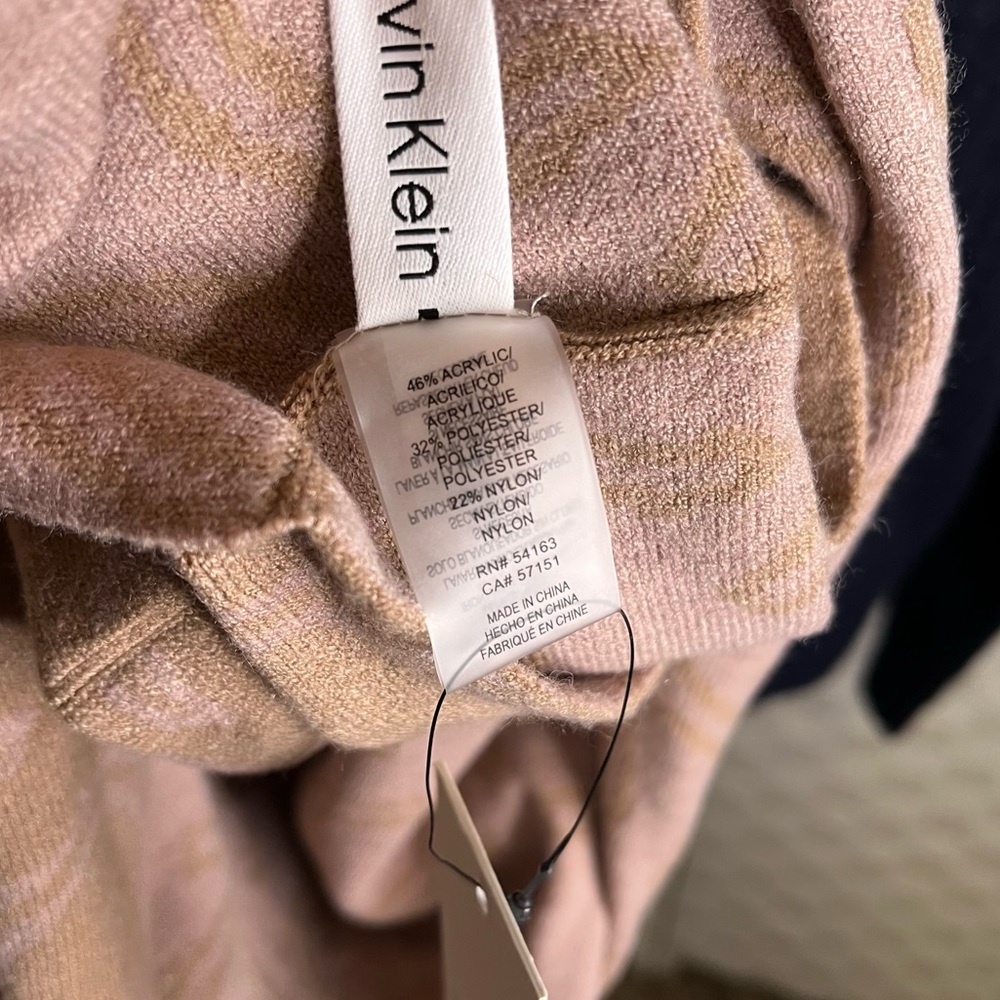 NWT Calvin Klein Womens Logo Infinity Loop Scarf Two Tone - Picture 5 of 8